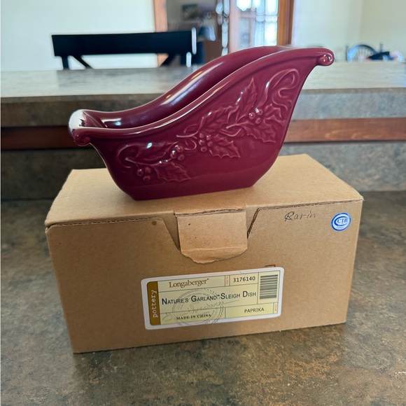 Longaberger Nature's Garland Sleigh Dish in Paprika - Picture 3 of 4